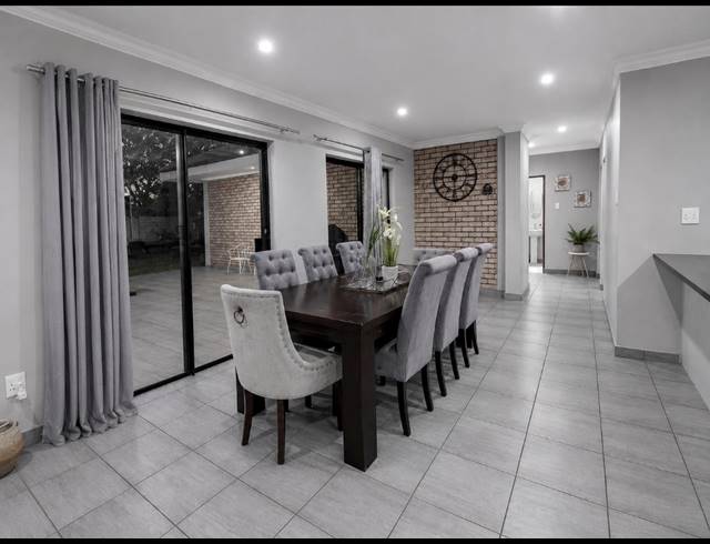 3 BEDROOM TOWNHOUSE FOR SALE IN ARCON PARK